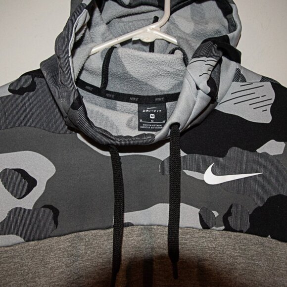 Mens Nike Therma Camo Print Training Hoodie Size Medium  Gray - Picture 3 of 4